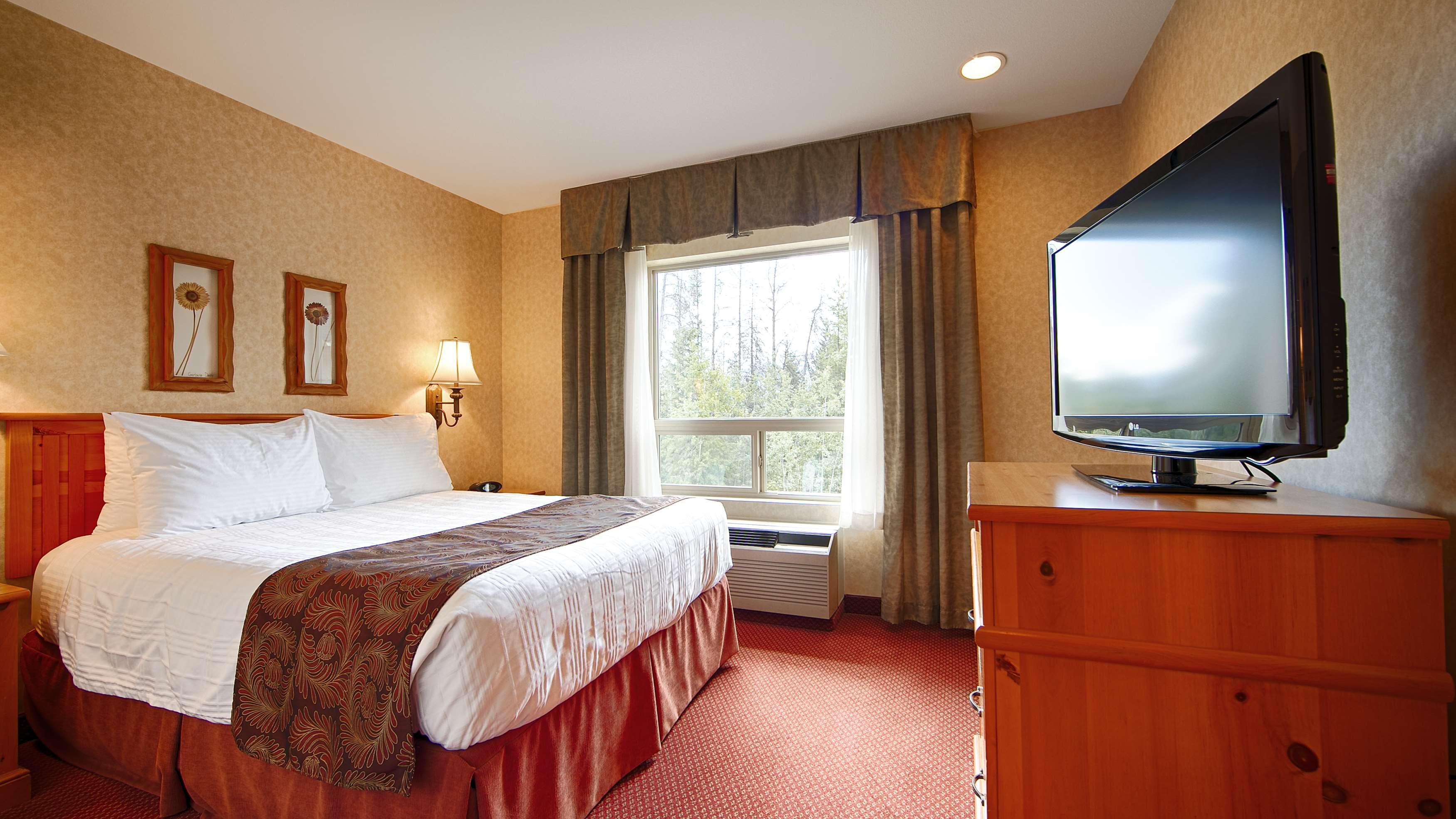 Best Western Plus Valemount Inn & Suites Exterior photo