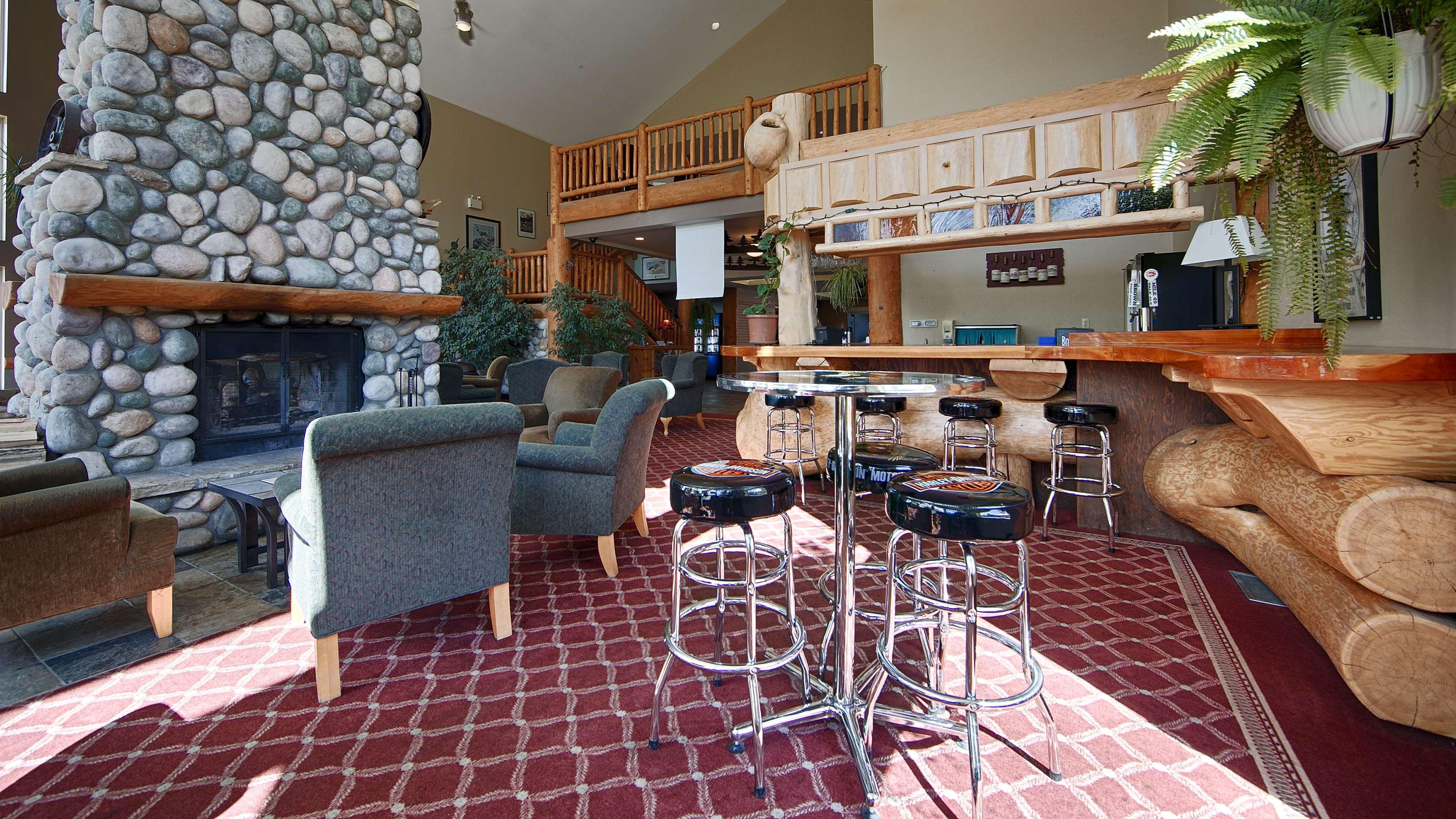Best Western Plus Valemount Inn & Suites Exterior photo