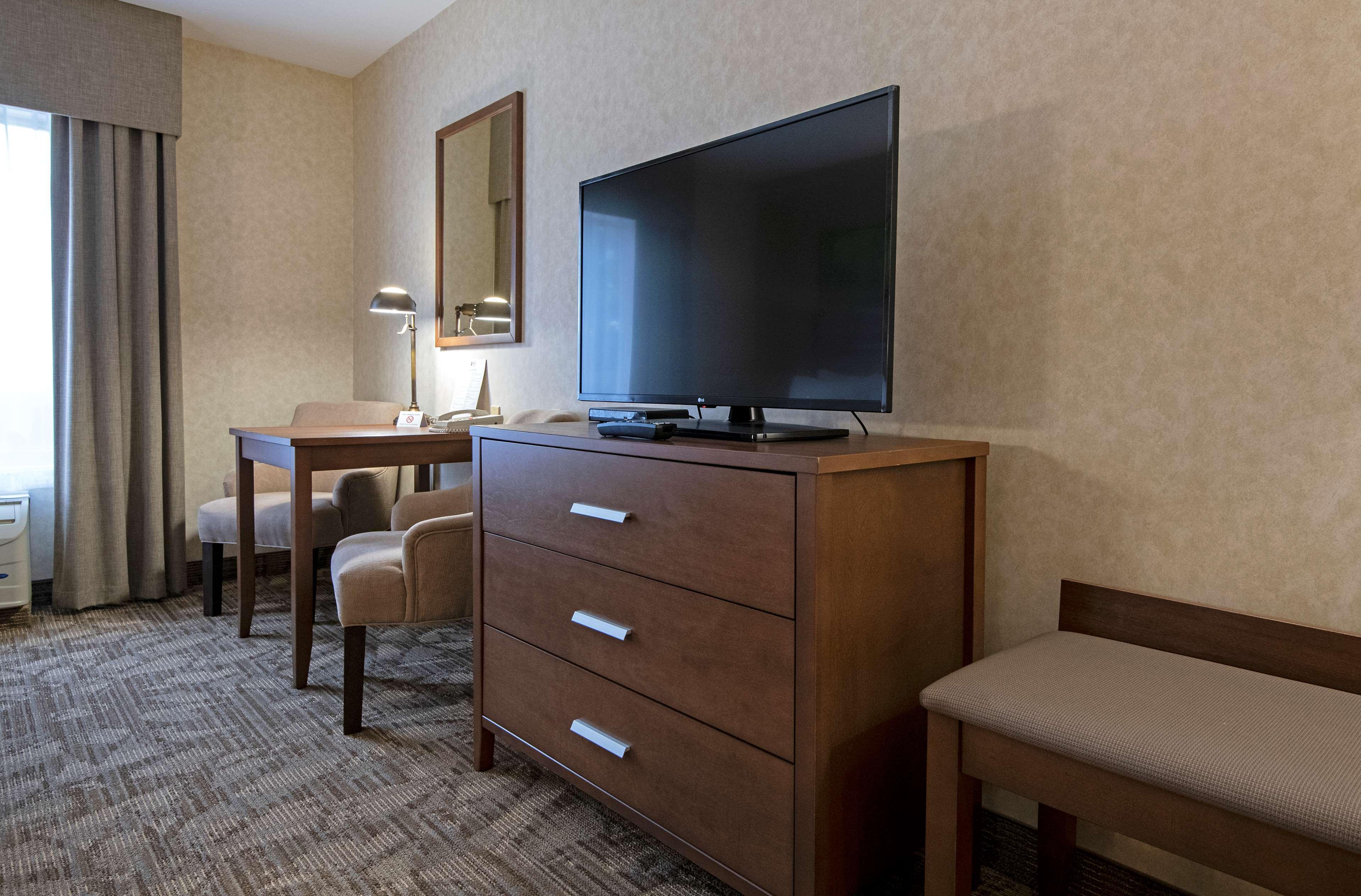 Best Western Plus Valemount Inn & Suites Exterior photo