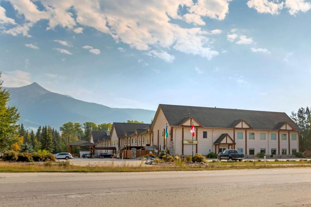 Best Western Plus Valemount Inn & Suites Exterior photo