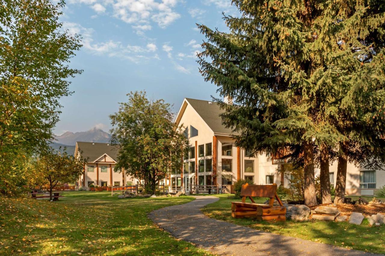 Best Western Plus Valemount Inn & Suites Exterior photo