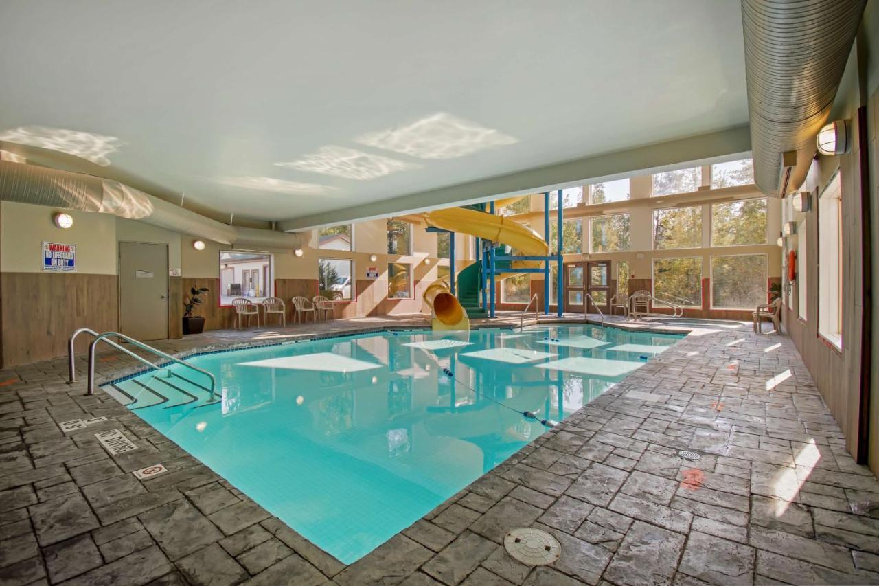 Best Western Plus Valemount Inn & Suites Exterior photo