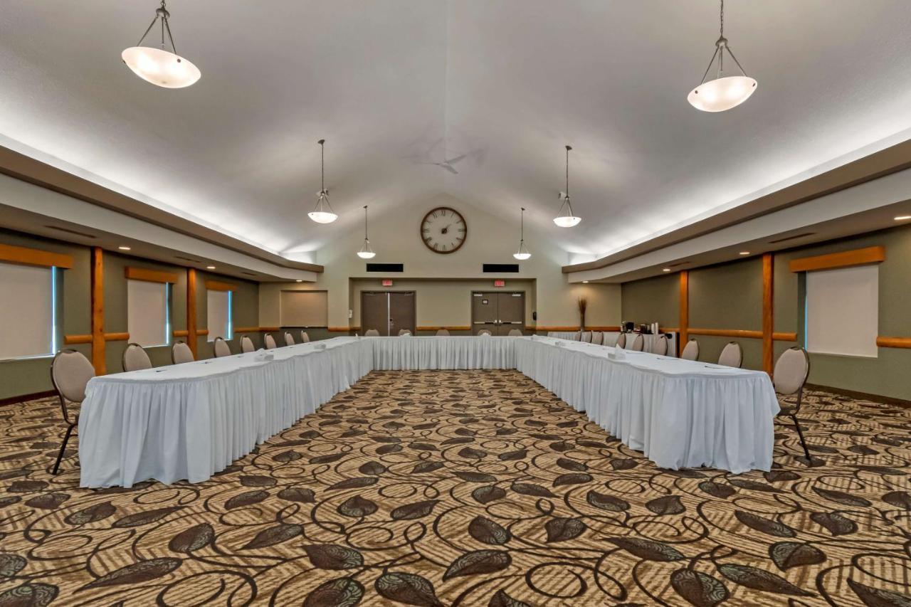 Best Western Plus Valemount Inn & Suites Exterior photo