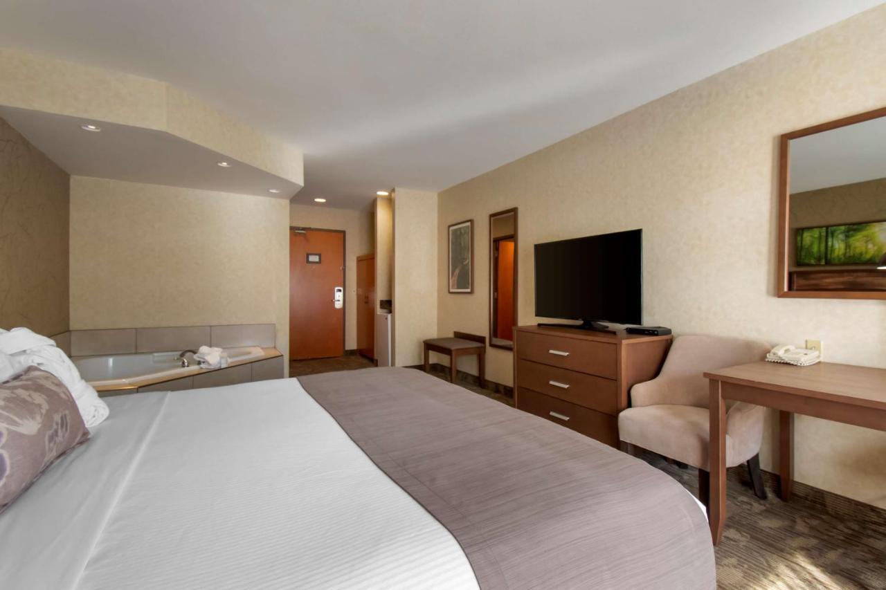 Best Western Plus Valemount Inn & Suites Exterior photo