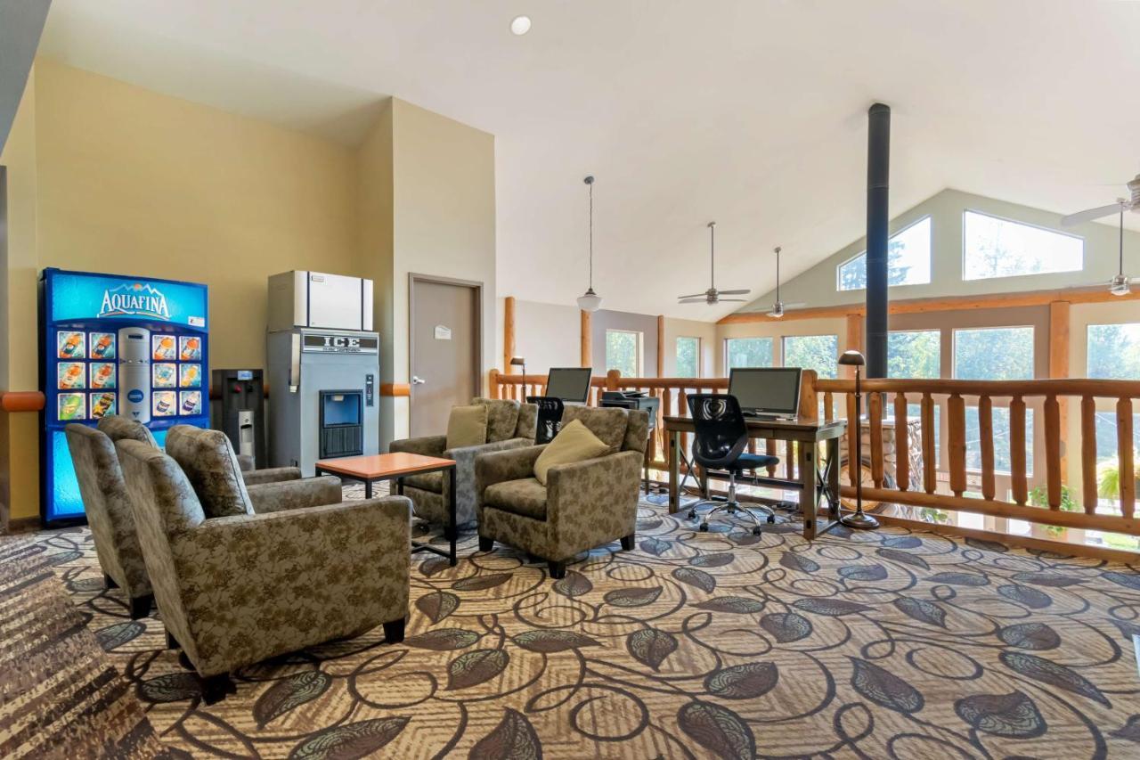 Best Western Plus Valemount Inn & Suites Exterior photo