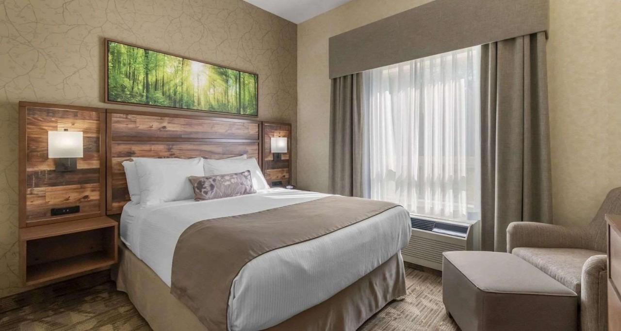 Best Western Plus Valemount Inn & Suites Exterior photo