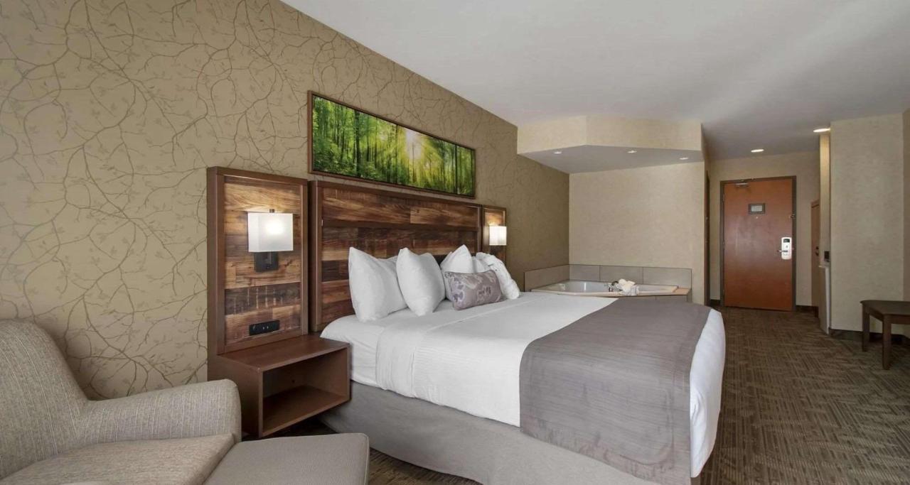 Best Western Plus Valemount Inn & Suites Exterior photo