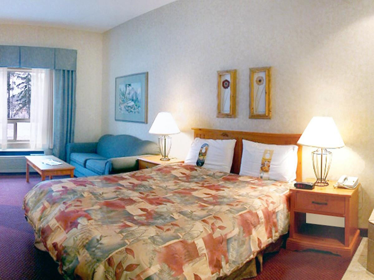 Best Western Plus Valemount Inn & Suites Exterior photo