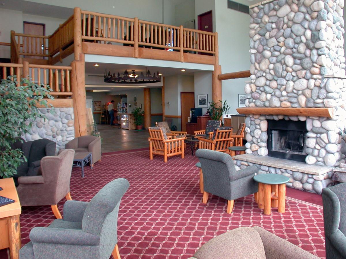Best Western Plus Valemount Inn & Suites Exterior photo