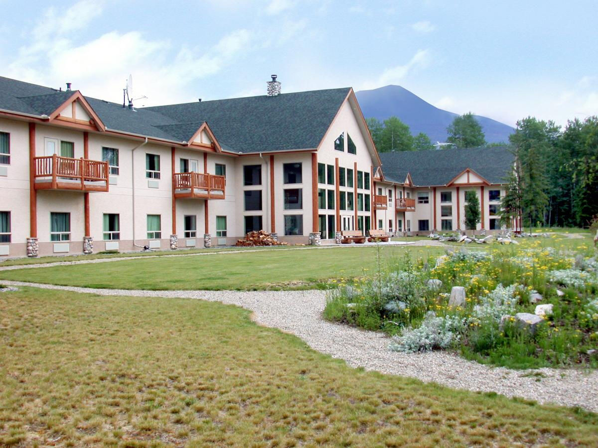 Best Western Plus Valemount Inn & Suites Exterior photo