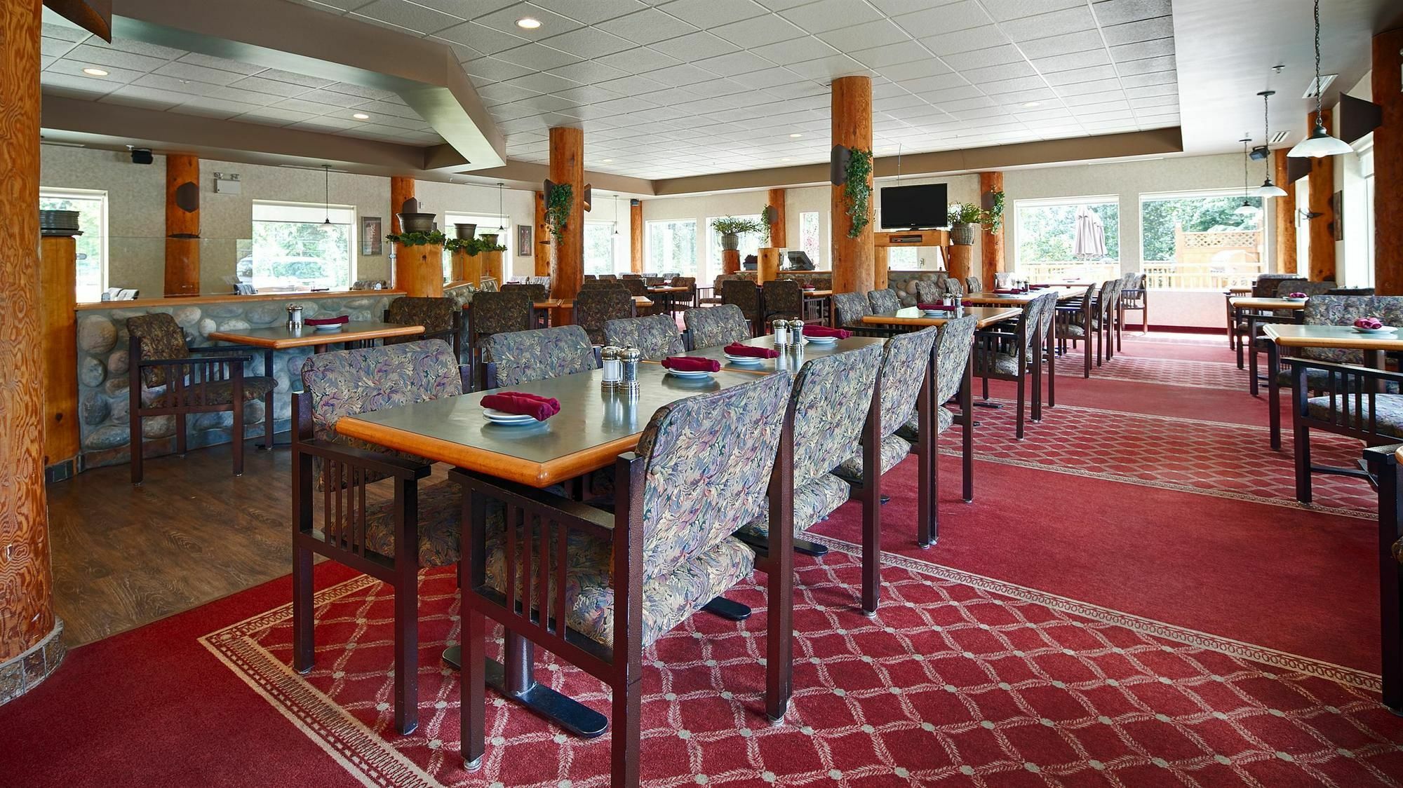 Best Western Plus Valemount Inn & Suites Exterior photo